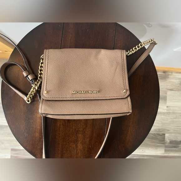 Michael Kors Handbags - MICHAEL KORS Tan/Sand Purse